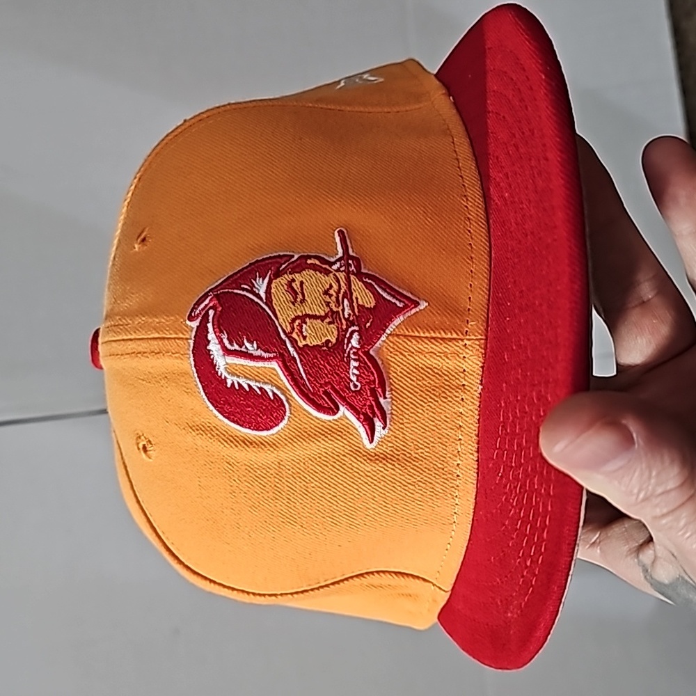 New Era Tampa Bay Buccaneers fitted cap. Never worn!